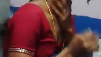 The Tamil Aunt Of Saree Changed His Clothes.