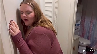 Homemade Video Captures Stunning Plus-Sized Roommate Getting Creampied