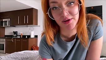 Teen Sister Gives A Blowjob And Squirts On Cock In Family Therapy Session