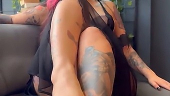 Aroused Girl With Tattoos Flaunts Her Physique