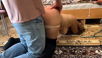 Stunning Stepmom'S Incredible Butt Gets Ready For Anal Sex