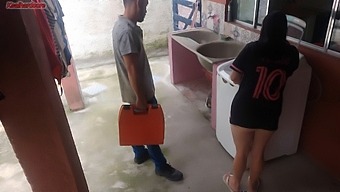Brazilian Housewife Pleasures A Repairman Outdoors To Avoid Paying For Washing Machine Repair